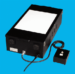 DSK電通産業面特注品光源輝度58000cd Max発光面サイズ700×400mm